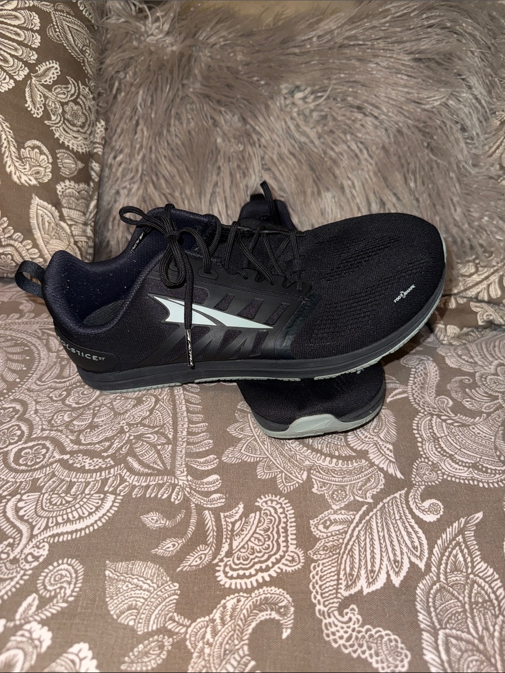EUC Altra Solstice Women’s size 10 training shoes.